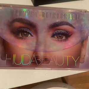 HUDA BEAUTY Mercury Retrograde Eyeshadow Palette - Shimmering Purple and Pink